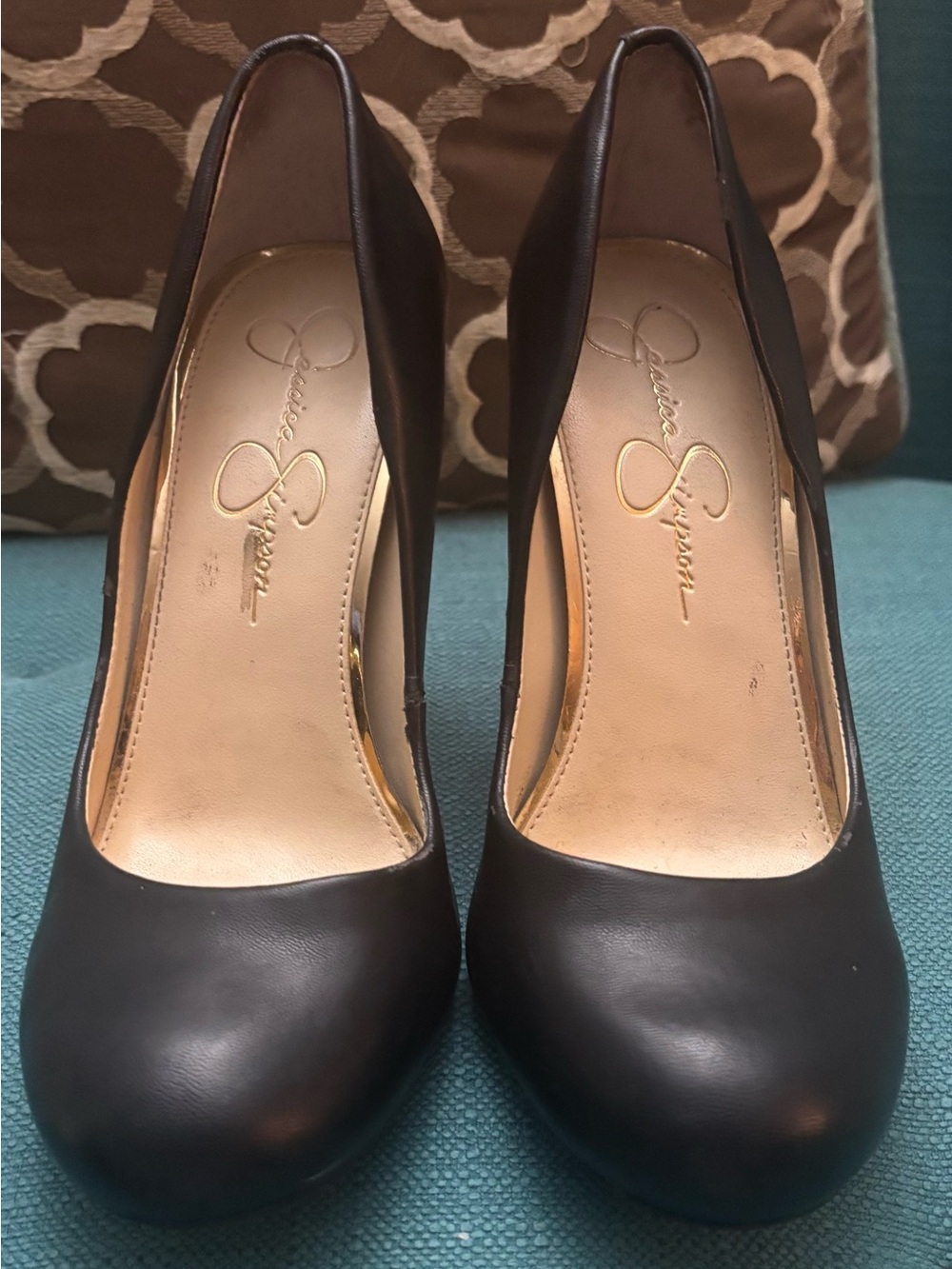 Jessica Simpson Black Classic Round-Toe Pumps, Size 7